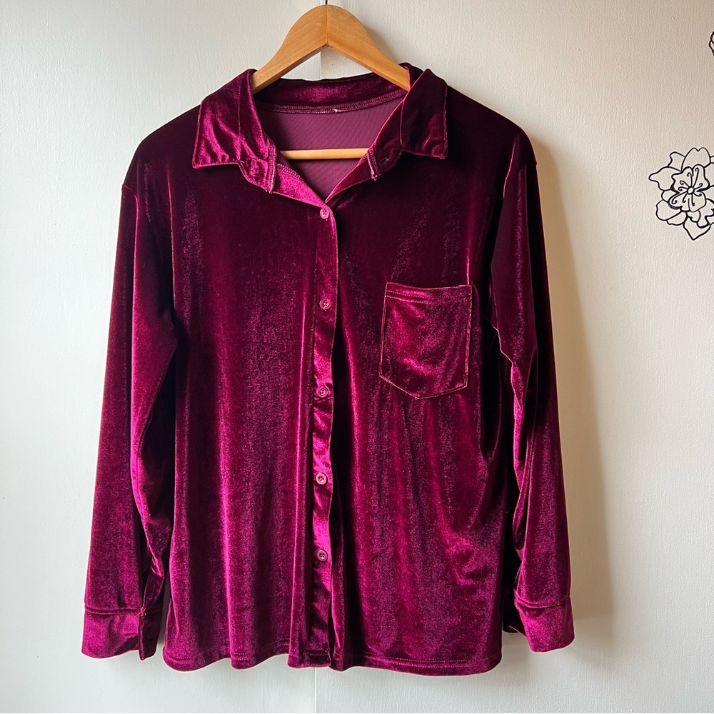 Velvet Button-Up Long Sleeve Shirt in Rich Burgundy Women’s Large